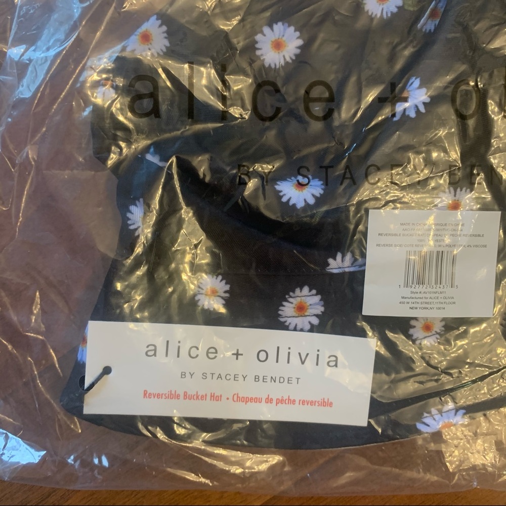 Alice + Olivia reversible daisy bucket hat - Picture 6 of 9